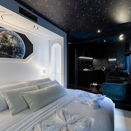 Galaxy La Tete Dans Les Etoiles Apartment Riom Luaran gambar
