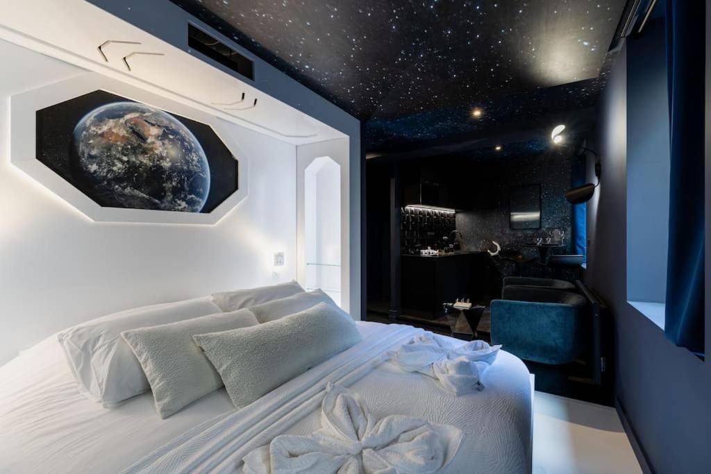 Galaxy La Tete Dans Les Etoiles Apartment Riom Luaran gambar