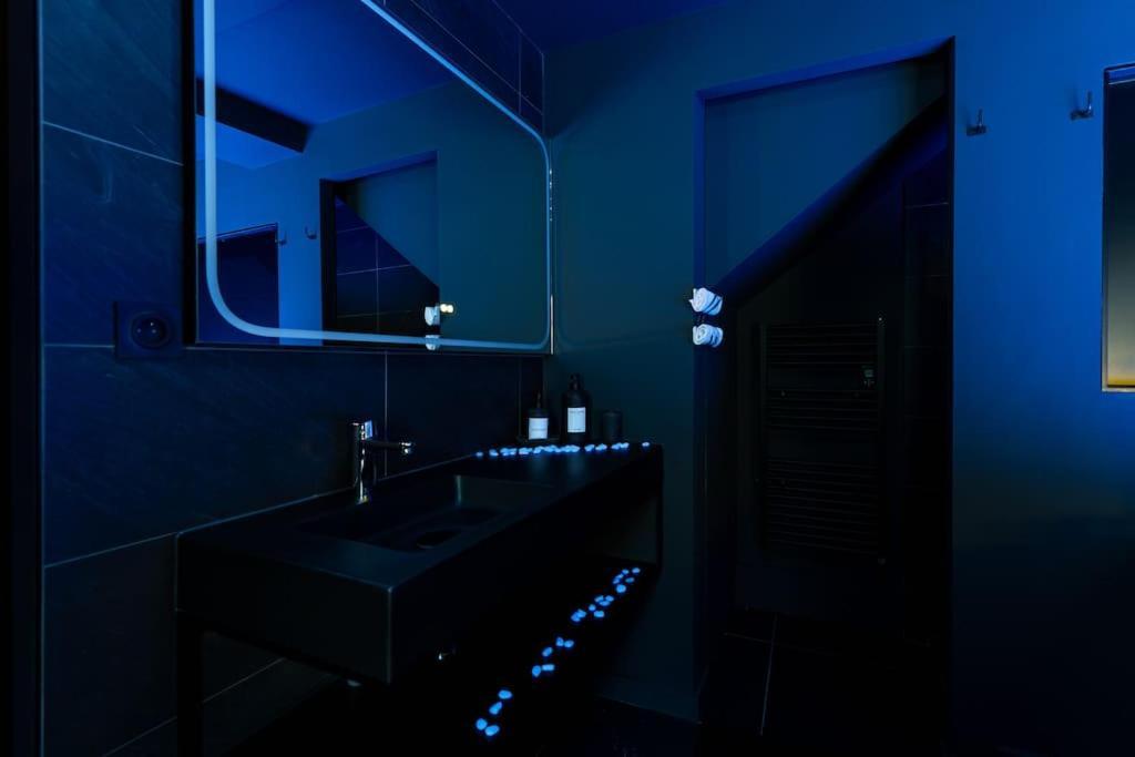 Galaxy La Tete Dans Les Etoiles Apartment Riom Luaran gambar