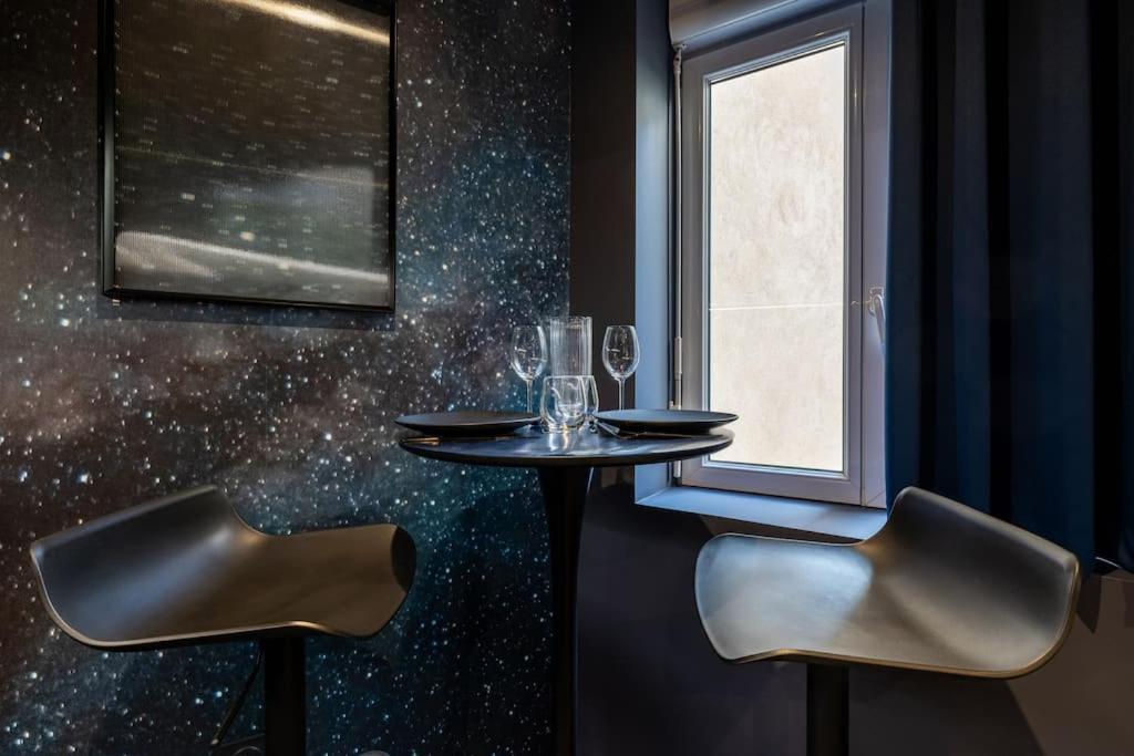 Galaxy La Tete Dans Les Etoiles Apartment Riom Luaran gambar